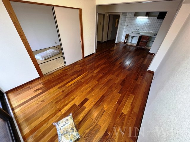 ユトリロ橋良町の居間・リビング