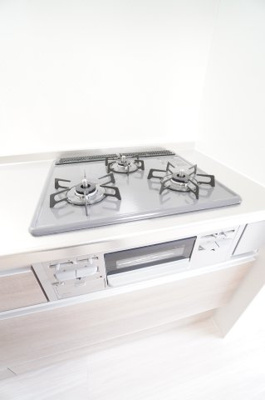 【設備】 | Arc千葉本町 | グリル、3口ガスコンロ完備！