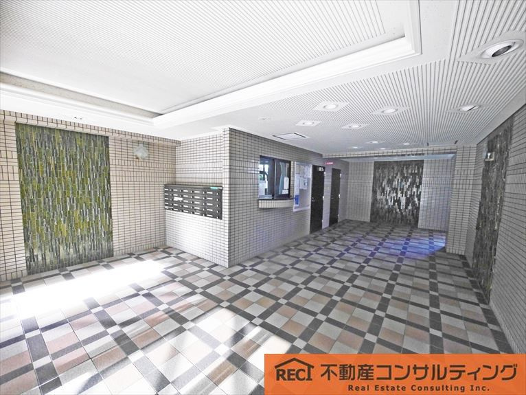 エンゼルハイム本山のエントランス