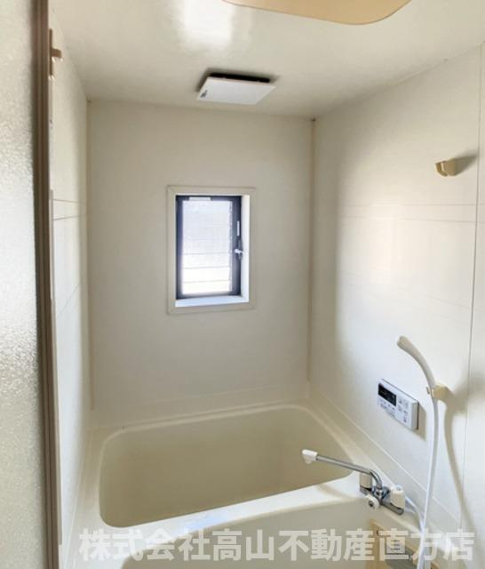 レフィナード木屋瀬の浴室