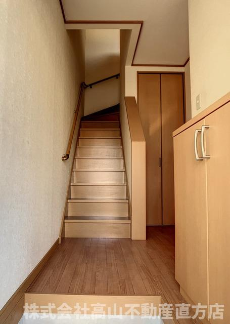 レフィナード木屋瀬の玄関