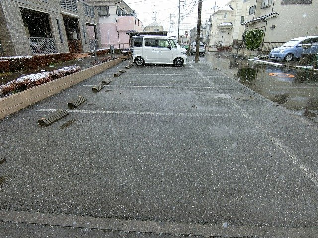 ヴェルドミールⅠの駐車場