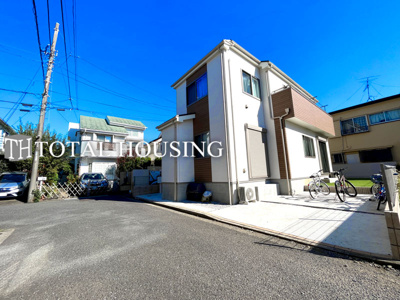 【前面道路含む現地写真】 | 小金井市貫井南町1丁目　中古戸建　全1棟