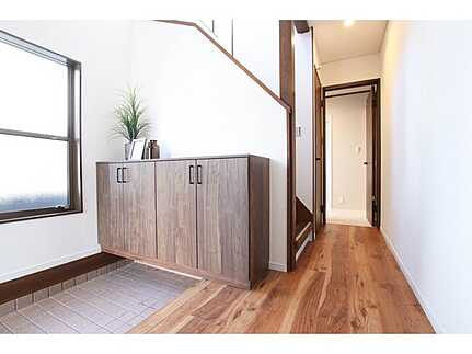 広島市安佐北区口田南９丁目　中古一戸建て(JS)の玄関