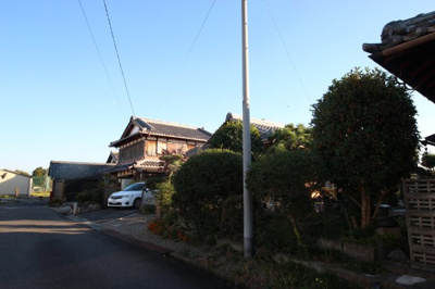 【前面道路含む現地写真】 | 草津市志那中町　和風平屋古民家