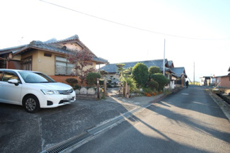【前面道路含む現地写真】