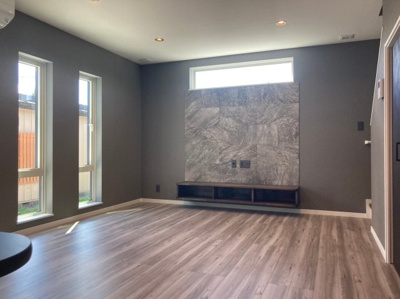 【居間・リビング】 | 大館市釈迦内字台野道下・中古住宅