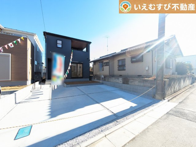 Livele Garden.S　行田城南の駐車場|2台駐車可能なスペース完備
しっかり舗装してある駐車スペースで天気が悪く足元が悪い日でも乗り降りしやすい♪