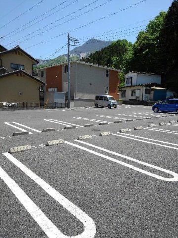 ベルメゾンＡの駐車場