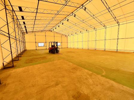 宮口貸倉庫の内装