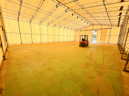 宮口貸倉庫の内装