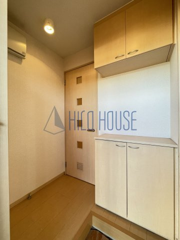 メゾンリシェスの玄関