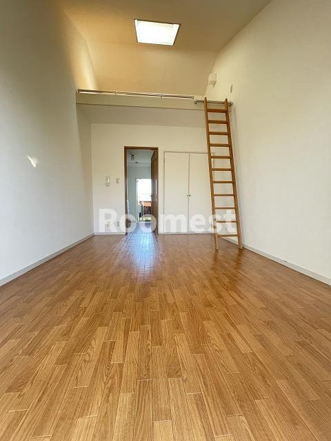 ジュネス一色の洋室|個人の部屋や寝室として使える洋室です