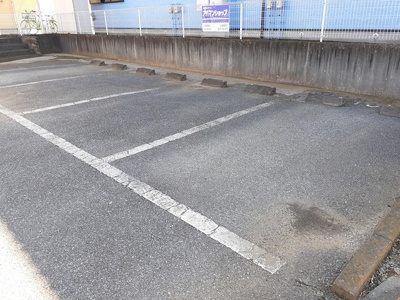 【駐車場】 | ガーデンヒルズ | 駐車場