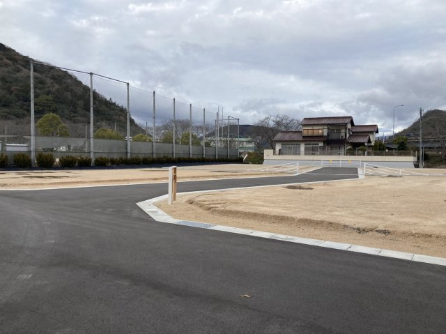 御津金川　分譲地の外観