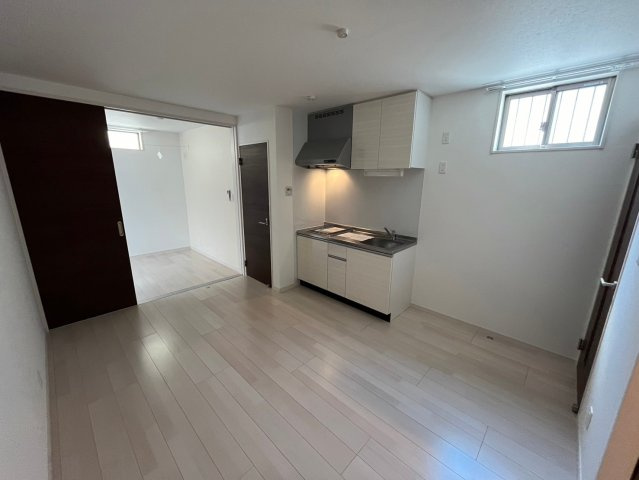 グローリア西昇の居間・リビング