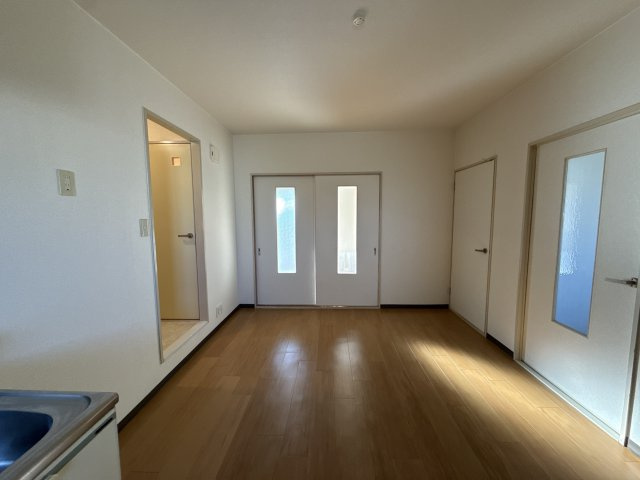 ドミール前田の居間・リビング