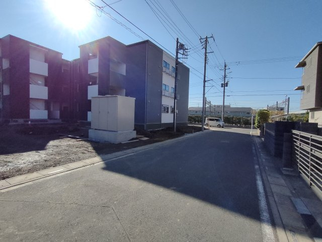 コスモ美園の駐車場