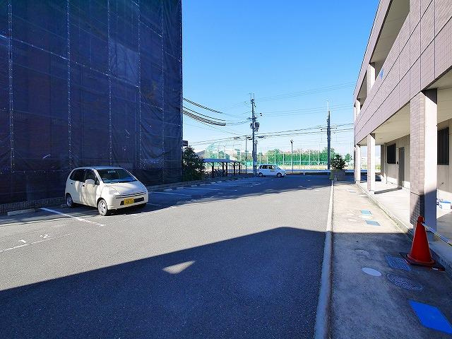 ラ・ルミエールＡの駐車場|カースペースがあります