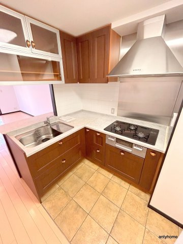 エステムコート京橋セレブ1ポーラスター　仲介手数料無料のキッチン