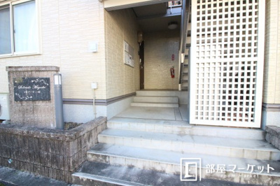 【エントランス】 | ソレアード三好