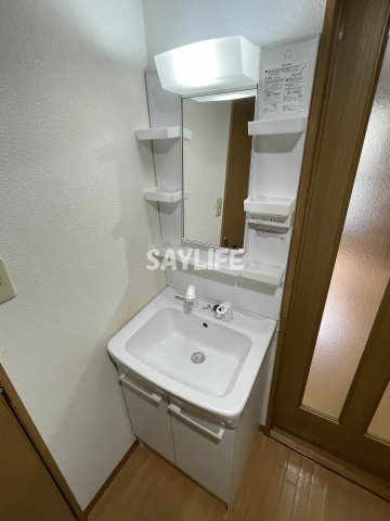 オズレジデンス鶴見の洗面所