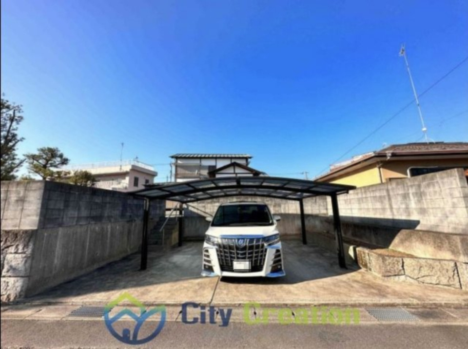 小田原市千代　中古戸建の駐車場