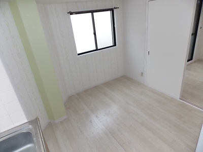 【居間・リビング】 | ココロ大田町 | 白めのフローリングがお部屋をより明るく演出！