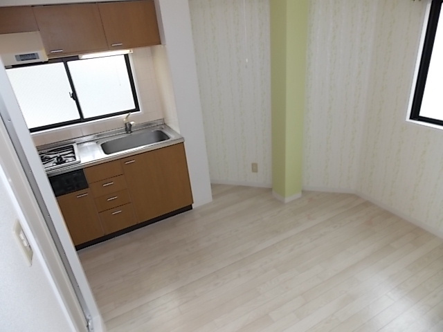 【居間・リビング】 | ココロ大田町 | ダイニングテーブルも置けちゃいますよ！