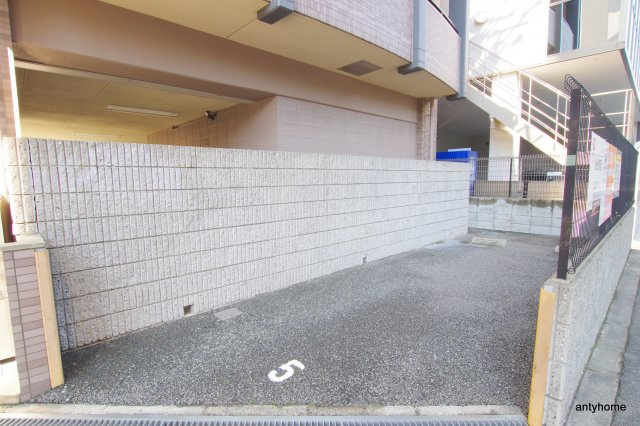 シャルマンハイム大淀の駐車場