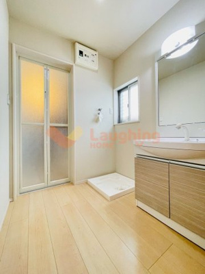 【洗面所】 | シャンドゥ・フルール | 明るい洗面所です