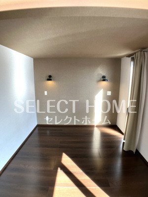 【寝室】 | 上里2丁目戸建 | 落ち着いて過ごせるお部屋なので、寝室にいかがでしょうか