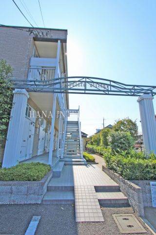 クリエイトのエントランス