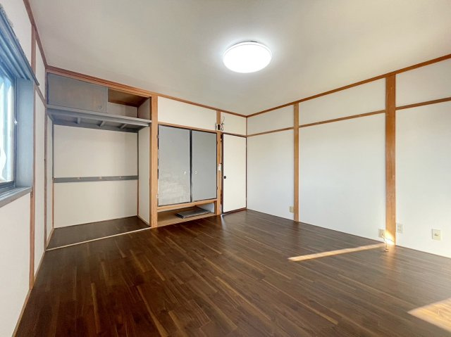 岸和田市岡山町　中古戸建の洋室