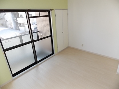 【洋室】 | ココロ戎町 | 南向きでとっても明るい♪