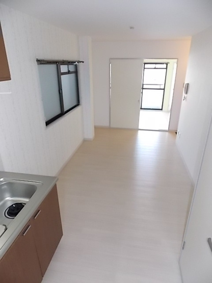 【居間・リビング】 | ココロ戎町 | お気に入りの家具を置いて居心地の良い空間に！