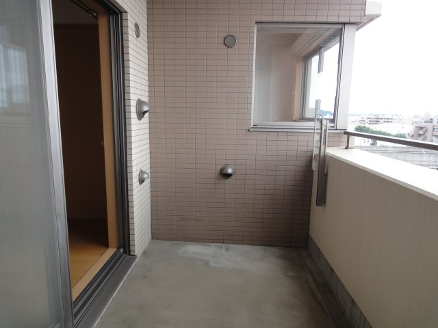 【バルコニー】