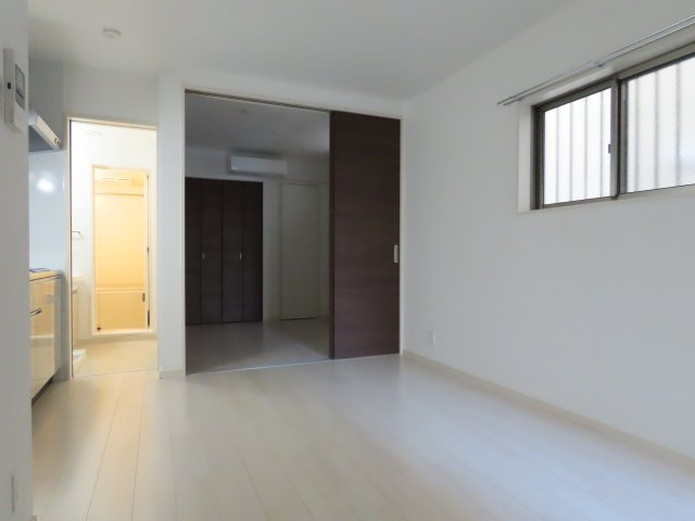 ＧＲＡＮＤＩＲ三津屋中の居間・リビング