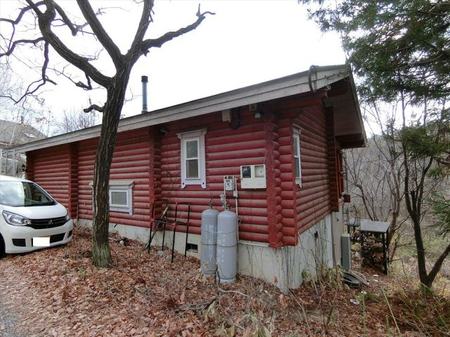 小淵沢町２LDKログハウス薪ストーブ・太陽光発電の外観