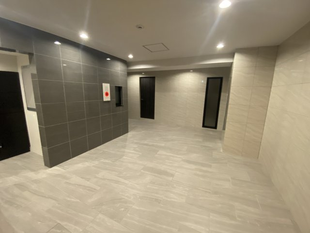 ワールドアイ大阪城EASTⅡのロビー