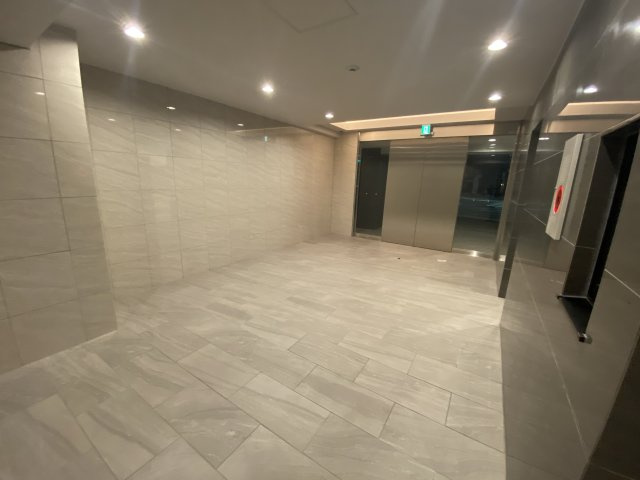 ワールドアイ大阪城EASTⅡのロビー
