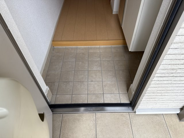 プルメリア　Ⅱの玄関