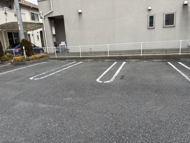 プルメリア　Ⅱの駐車場