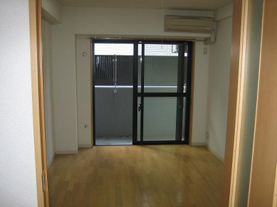 【洋室】 | ラ・ヴィスタ板宿 | どんな家具とも相性バッチリのフローリング♪