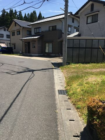 売土地 豊岡市法花寺　7区画　47坪の外観|前面道路含む現地写真