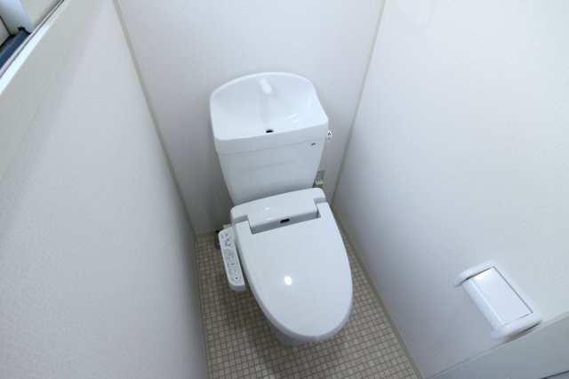 舞子坂3丁目貸家のトイレ