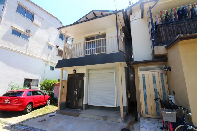 舞子坂3丁目貸家のエントランス