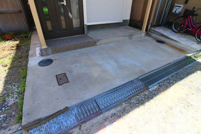 舞子坂3丁目貸家の駐車場