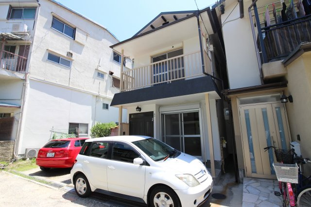 舞子坂3丁目貸家