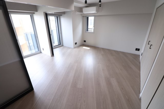 TRACK向ヶ丘遊園の居間・リビング|同物件　同間取りの参考写真です